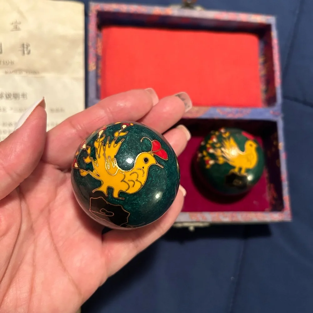 VINTAGE ASIAN Chiming Stress Balls • 2 Green w/ Dragons • - Picture 3 of 7